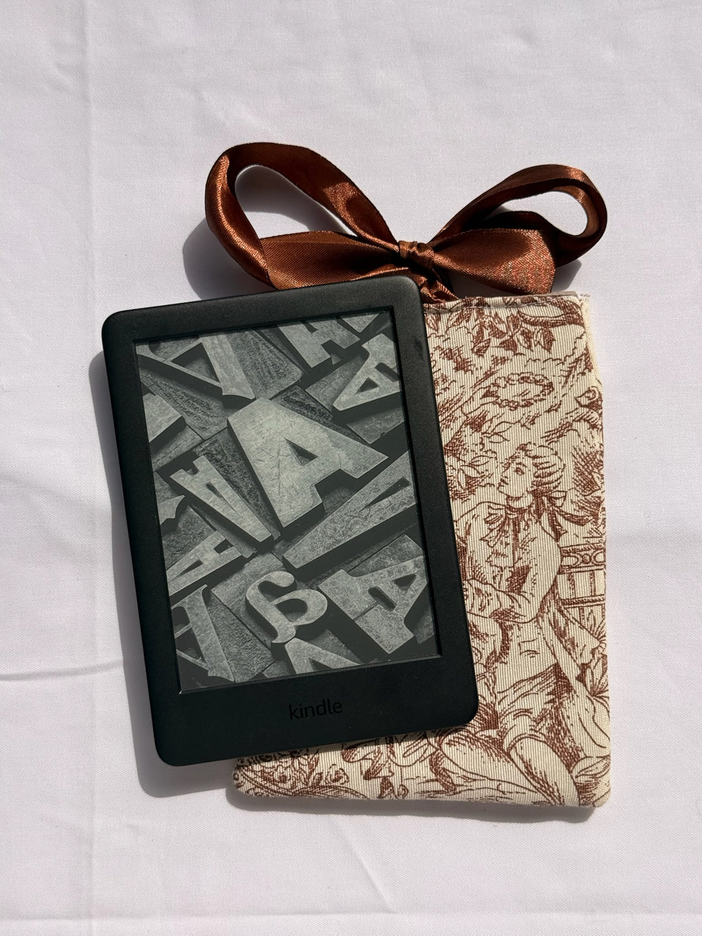 Le Jardín - FUNDA PARA LIBRO ELECTRÓNICO / KINDER